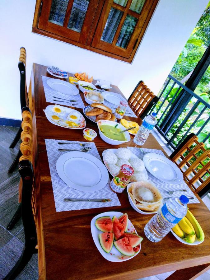 Autumn Home Stay Дамбула Екстериор снимка
